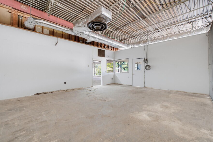 More Photos Of 1366 E Main St, Shrub Oak Unknown For Lease