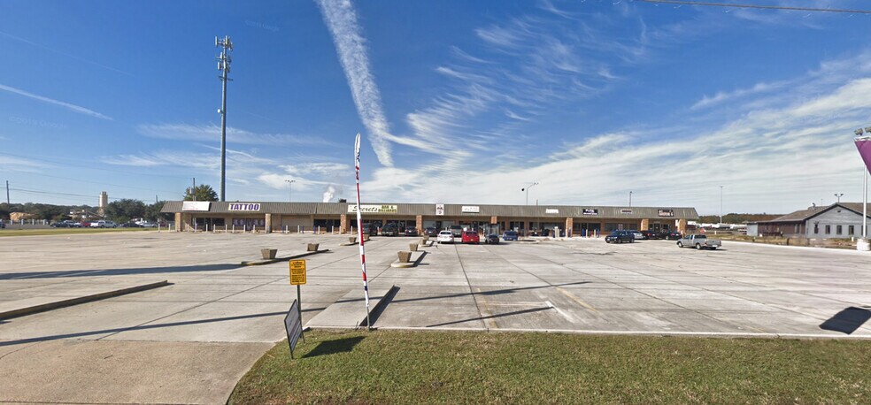 Primary Photo Of 6934-6958 Jewella Ave, Shreveport General Retail For Sale