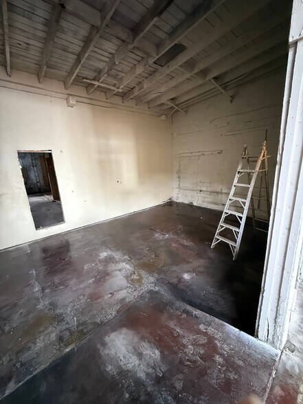 More Photos Of 2825 West St, Emeryville Warehouse For Sale