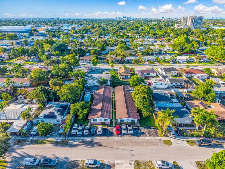 More Photos Of 1927- 1929 Roosevelt st, Hollywood Apartments For Sale
