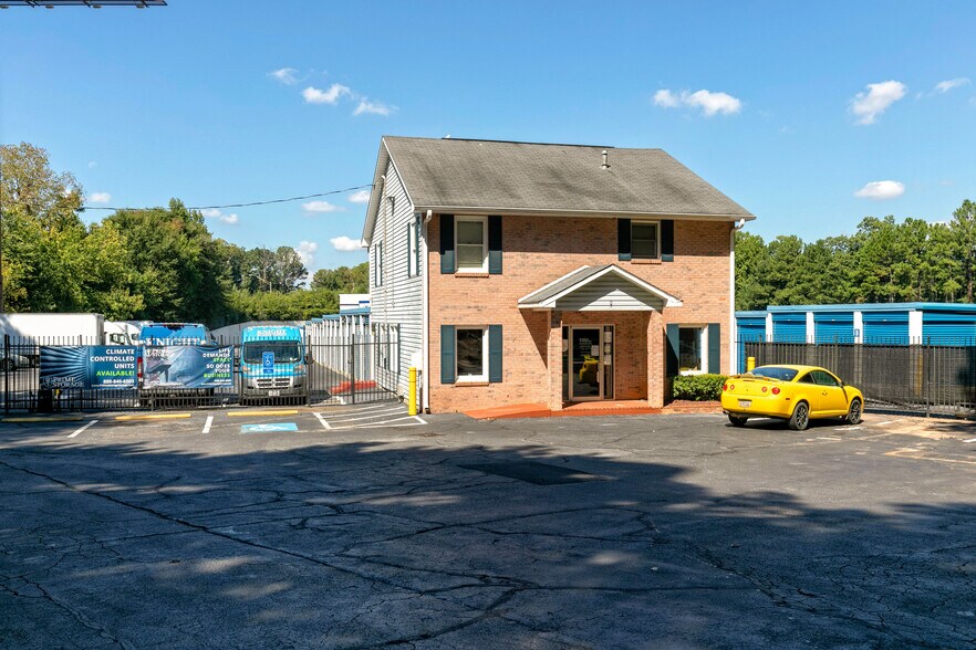 More Photos Of 1155 Powers Ferry Pl, Atlanta Self Storage For Lease