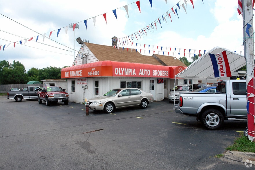 Primary Photo Of 2161 N Rand Rd, Palatine Auto Dealership For Sale