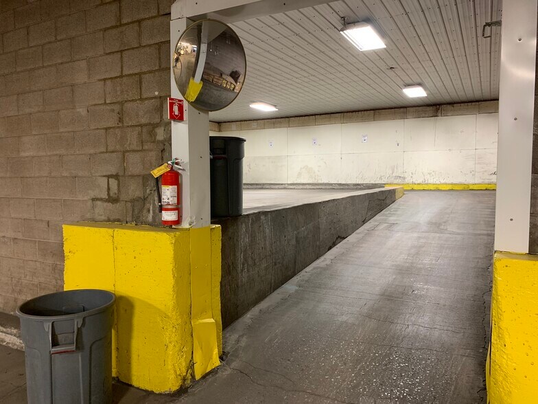 More Photos Of 1016 E State Highway 112, Center Industrial For Sale