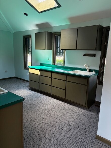 More Photos Of 1200 N Green Bay Rd, Waukegan Medical For Sale