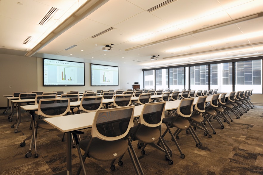 More Photos Of 121 8th St S, Minneapolis Office For Lease