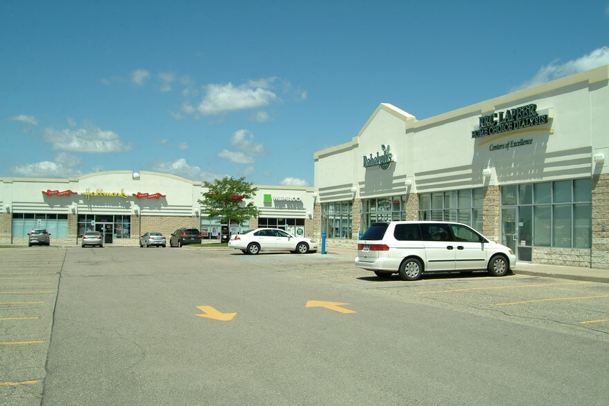 More Photos Of 570-620 S Main St, Lapeer Unknown For Lease