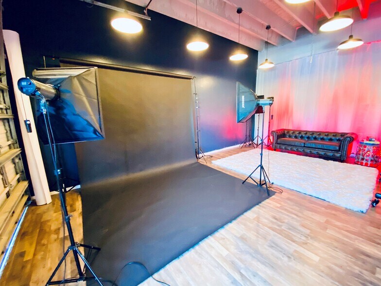 More Photos Of 1109 Okeechobee Rd, West Palm Beach Flex For Lease