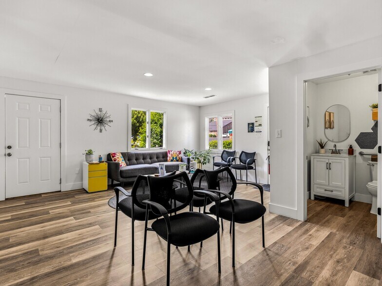 More Photos Of 2124 Hendersonville Rd, Arden Office For Sale