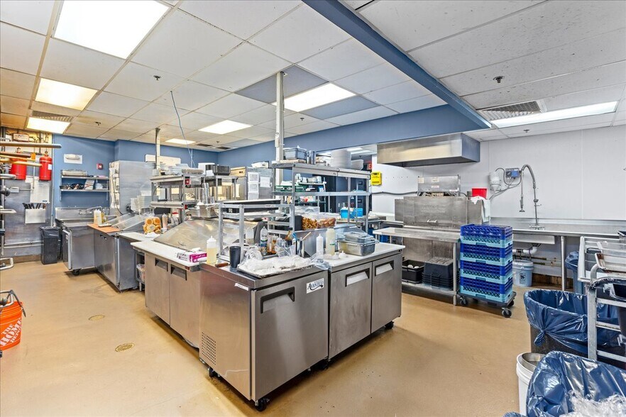 More Photos Of 1067 Totem Rd, Bensalem General Retail For Sale