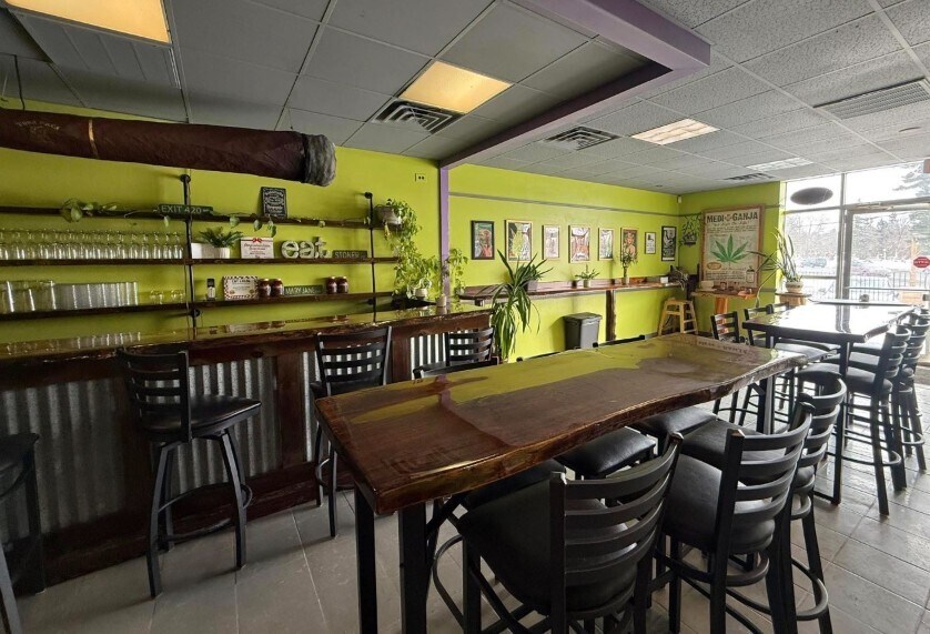 More Photos Of 8433-8457 Seneca Tpke, New Hartford Storefront For Lease