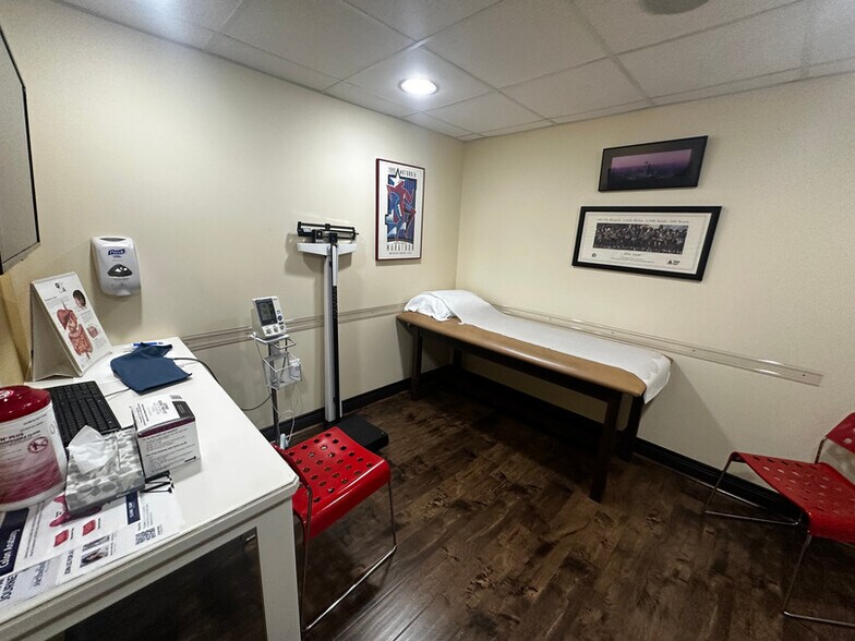 More Photos Of 1446 Campbell Rd, Houston Medical For Sale