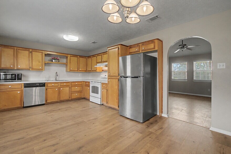 More Photos Of 9882 FM 149 Rd, Montgomery Flex For Sale