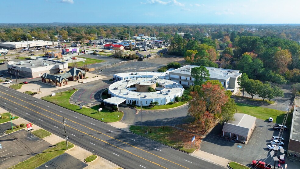 Primary Photo Of 4802 Texas Blvd, Texarkana Office For Sale