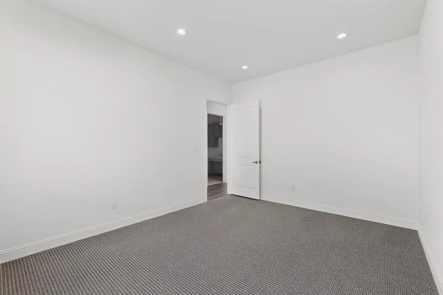 More Photos Of 3951 Alma Rd, McKinney Office For Lease