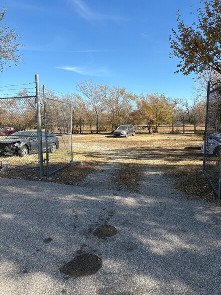 More Photos Of 3110 S Broadway St, Wichita Auto Dealership For Sale