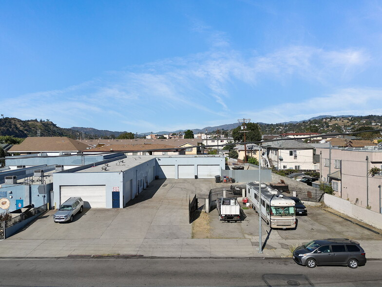 Primary Photo Of 2317-2323 Pasadena Ave, Los Angeles Auto Repair For Sale