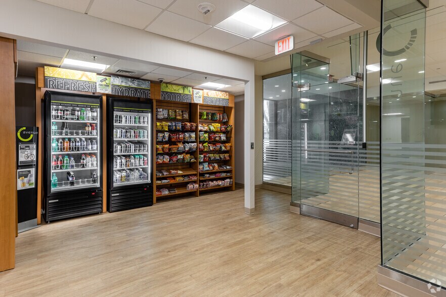 More Photos Of 1301 Riverplace Blvd, Jacksonville Office For Lease