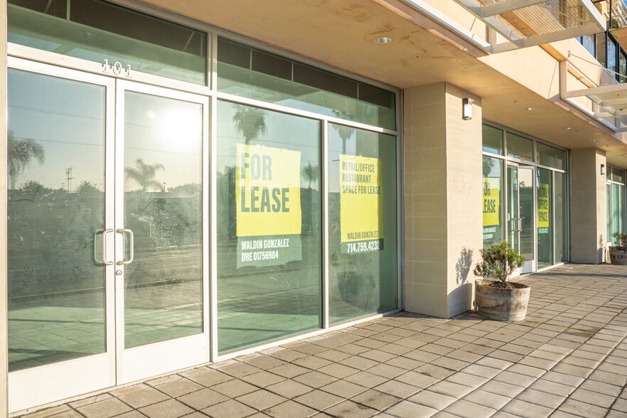 More Photos Of 1598 Long Beach Blvd, Long Beach Storefront Retail Office For Sale