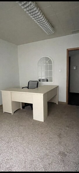 More Photos Of 456 W Frontage Rd, Northfield Office For Sale