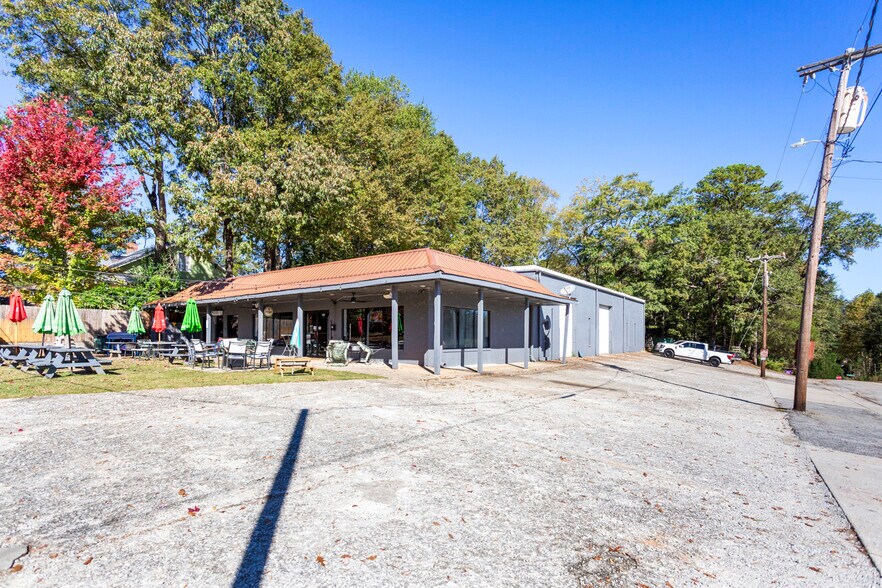 More Photos Of 400 W Main St, Walhalla General Retail For Lease