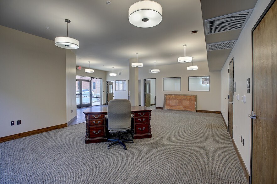 More Photos Of 810 S Rock St, Georgetown Apartments For Lease