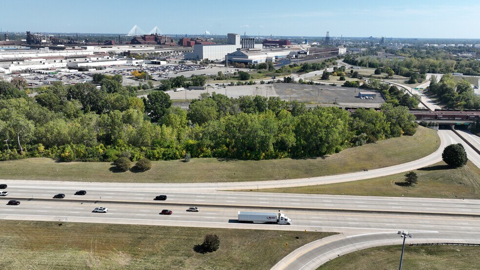 More Photos Of 15162 S Commerce Dr, Dearborn Research And Development For Sale