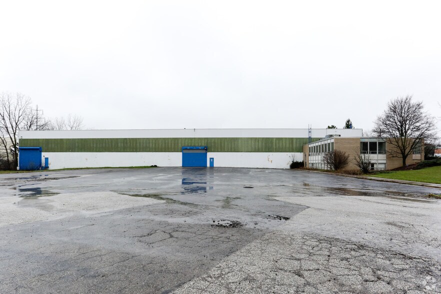 More Photos Of 26800 Richmond Rd, Bedford Heights Manufacturing For Lease