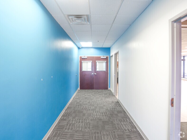 More Photos Of 9001 S Walnut St, Daleville Office For Lease