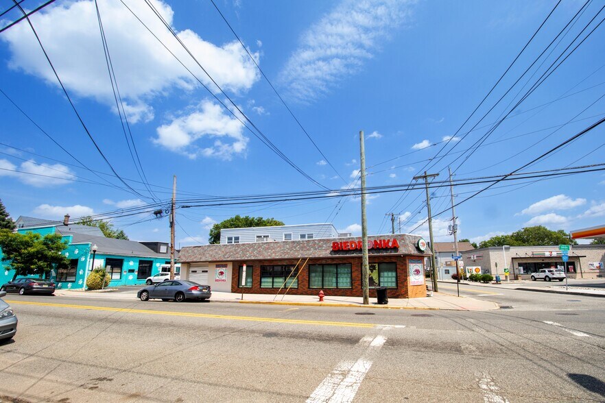 More Photos Of 5 Locust Avenue, Wallington Storefront For Sale