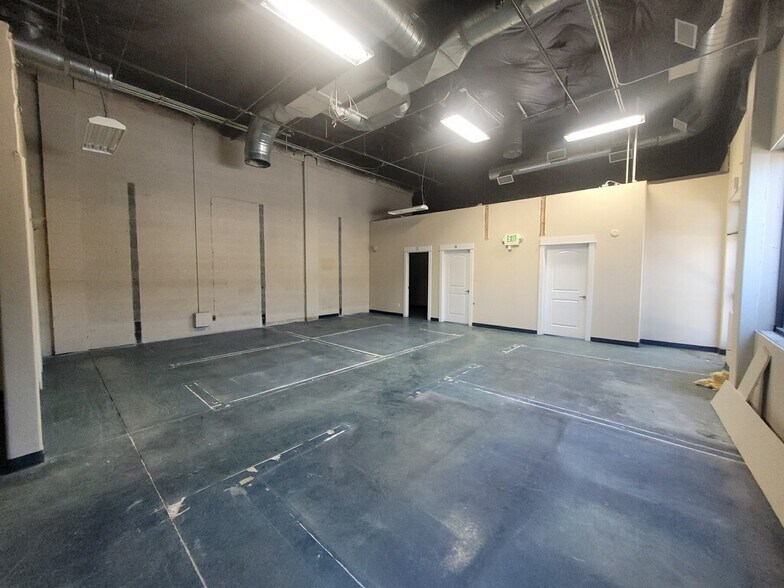 More Photos Of 1012 SE Cleveland Ave, Bend Storefront Retail Office For Lease
