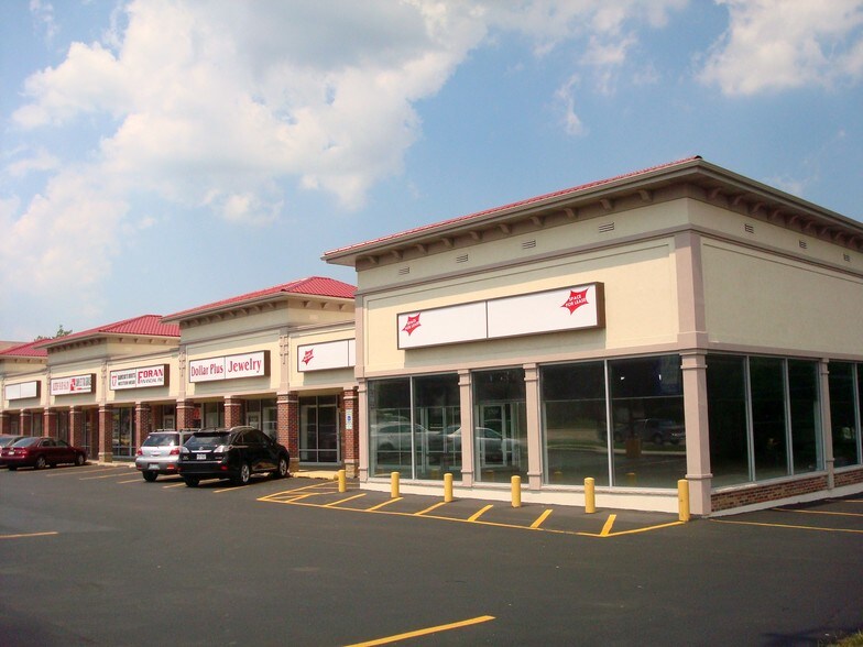 Primary Photo Of 1707-1717 N Rand Rd, Palatine Unknown For Lease
