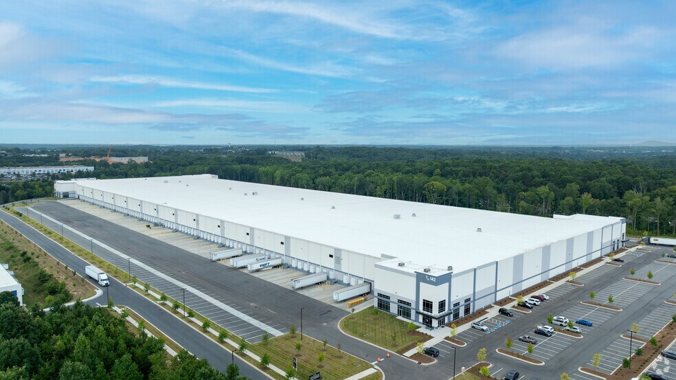 More Photos Of 142 Serviceberry Way, Mooresville Distribution For Lease