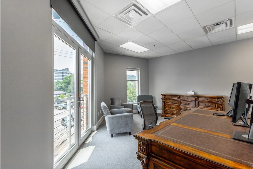 More Photos Of 325 Cherokee Blvd, Chattanooga Loft Creative Space For Lease