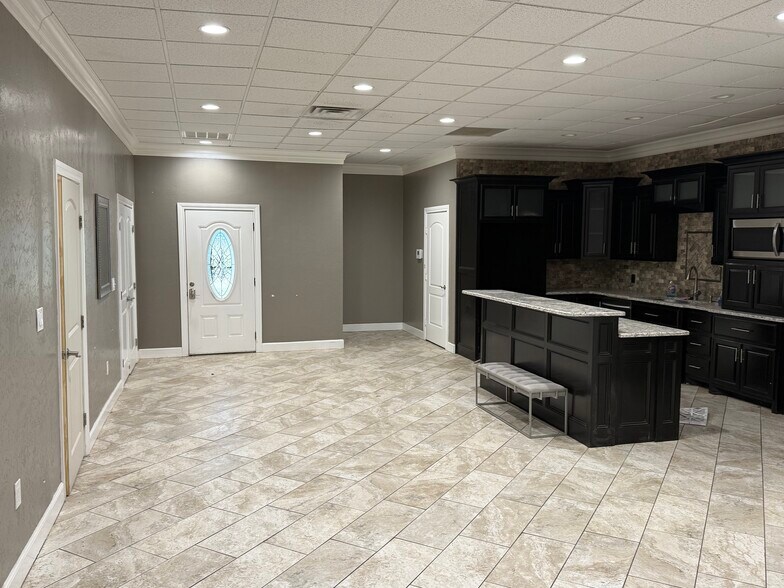 More Photos Of 10101 Highway 87, Lubbock Warehouse For Sale