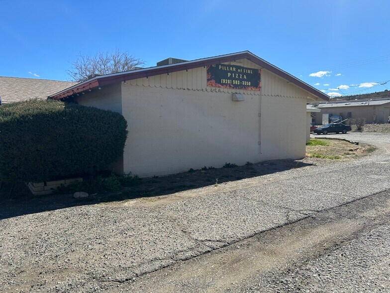 More Photos Of 10052 S Highway 69, Mayer Restaurant For Lease