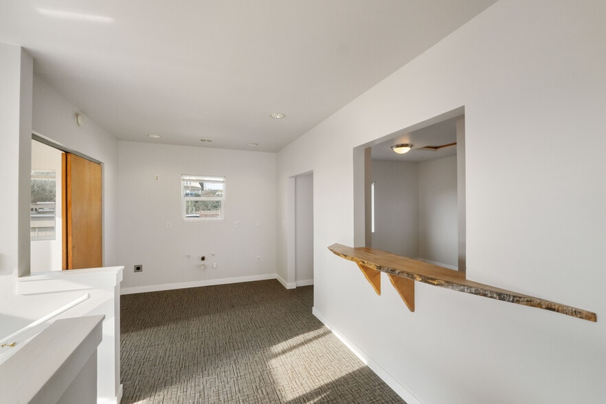 More Photos Of 3108 S Union Ave, Tacoma Office For Sale