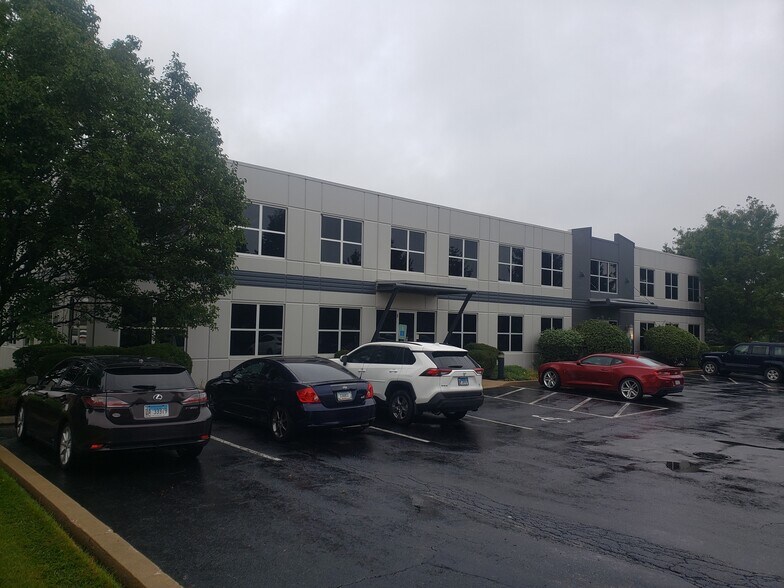 More Photos Of 18641-18645 W Creek Dr, Tinley Park Research And Development For Lease