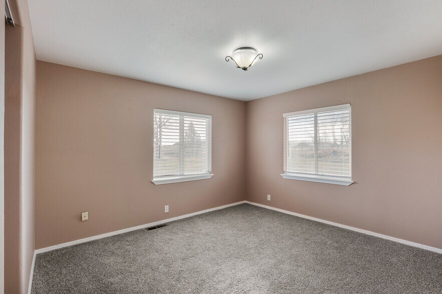 More Photos Of 9101 NW 31st St, Terrebonne Specialty For Sale