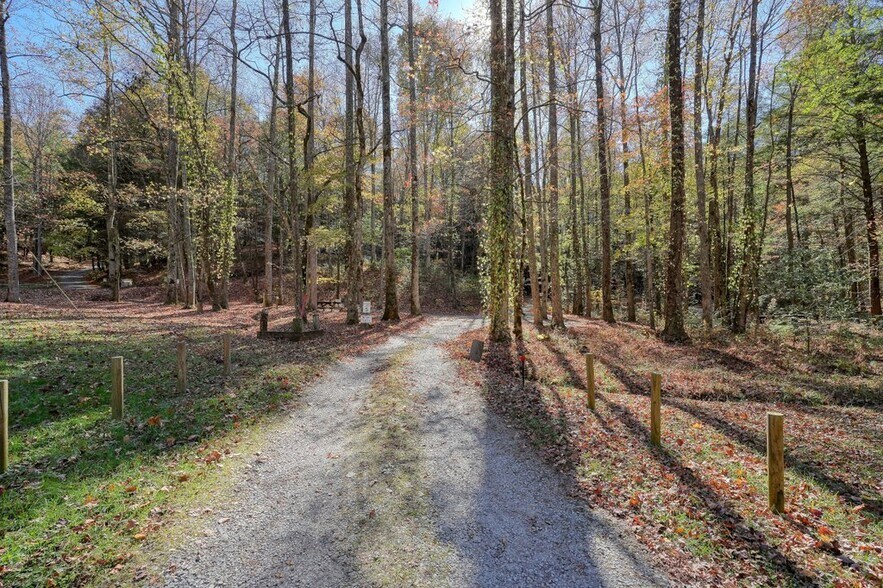 More Photos Of 400 Mulberry Gap Rd, Ellijay Hospitality For Sale