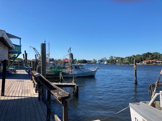 More Photos Of TREADWAY DR near US 19 Corridor Tampa msa, Port Richey Restaurant For Sale