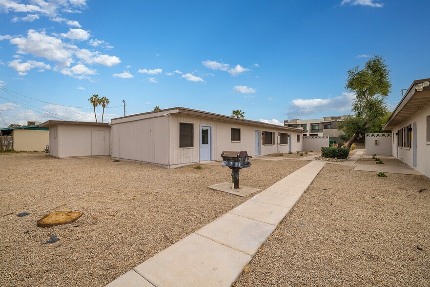 More Photos Of 2002-2010 N 50th St, Phoenix Apartments For Sale
