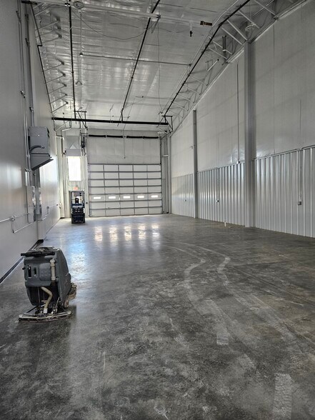 More Photos Of Great Falls International Airport, Great Falls Manufacturing For Lease