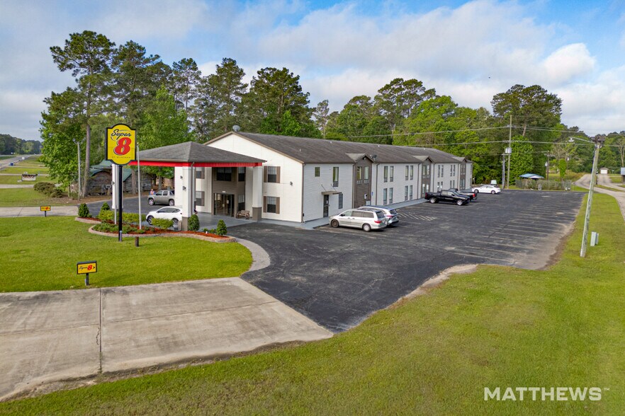 Primary Photo Of 12312 Highway 165, Kinder Hotel For Sale