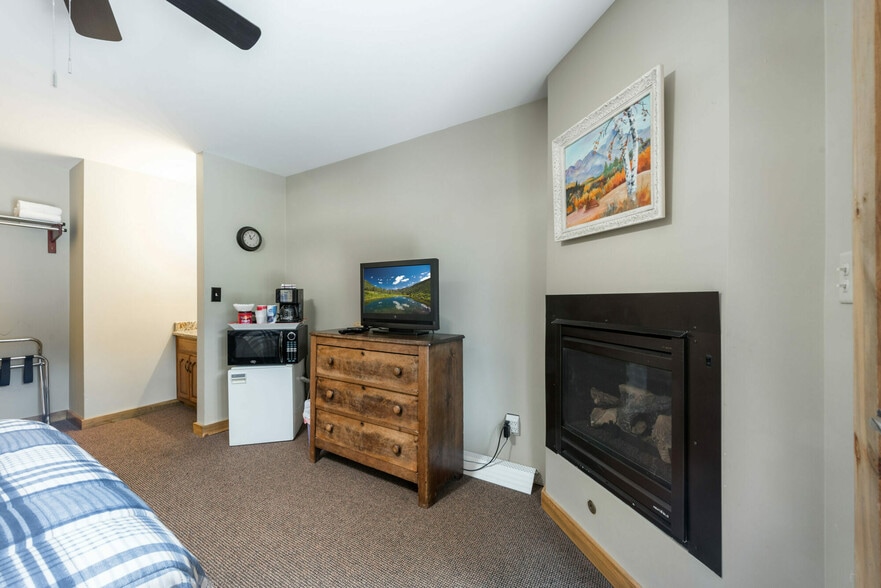 More Photos Of 1130 W Elkhorn Ave, Estes Park Hotel For Sale