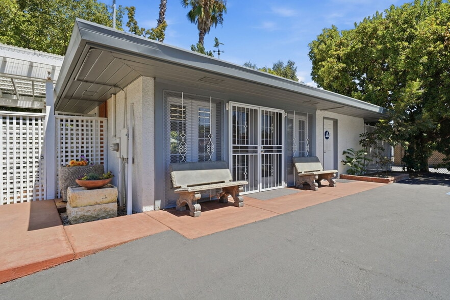 More Photos Of 870 Hartnell Ave, Redding Garden Center For Sale