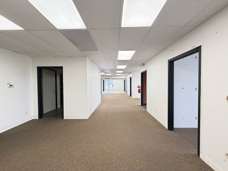 More Photos Of 15401 Industrial Dr, Schoolcraft Warehouse For Lease