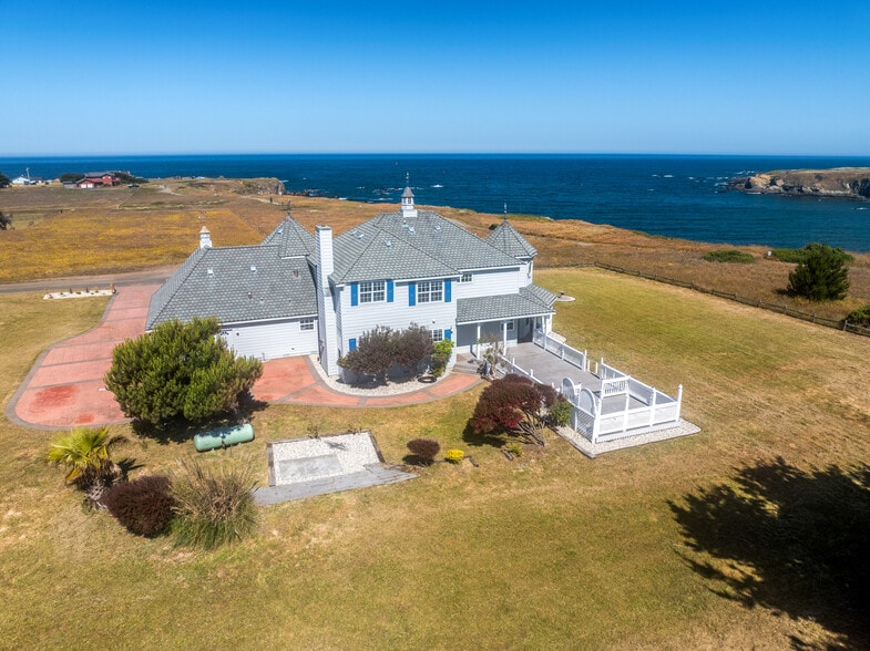 More Photos Of 19351 Del Mar Dr, Fort Bragg Specialty For Sale