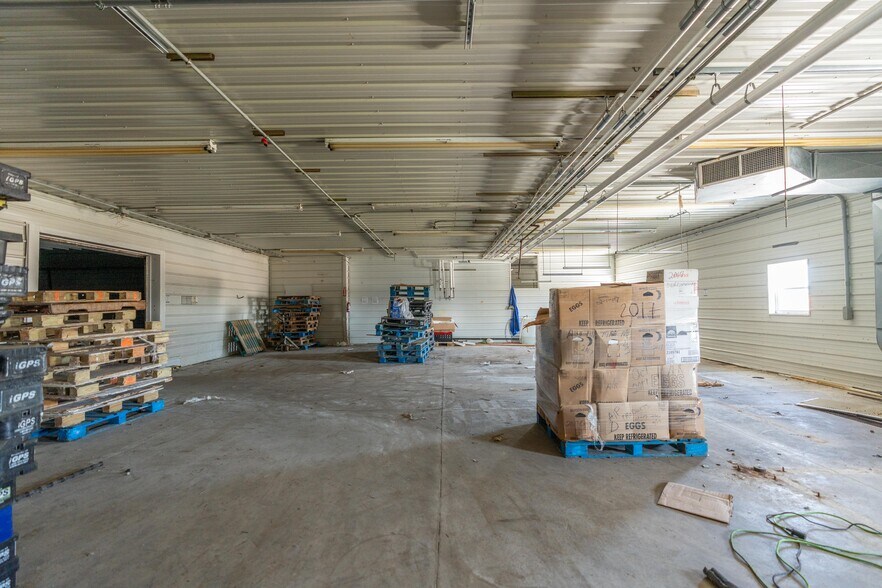 More Photos Of 2280 Deerfield Ave N, Dalton Industrial For Sale