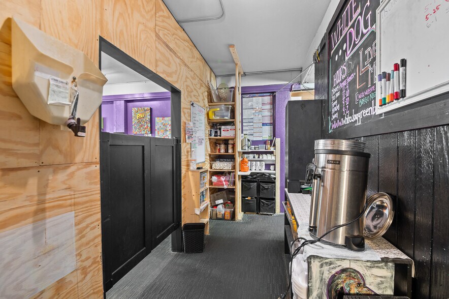 More Photos Of 201 S Broadway, Green Bay Restaurant For Sale