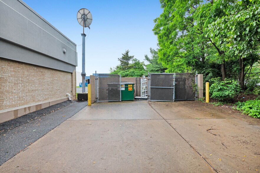 More Photos Of 1781 Stefko Blvd, Bethlehem Drugstore For Lease